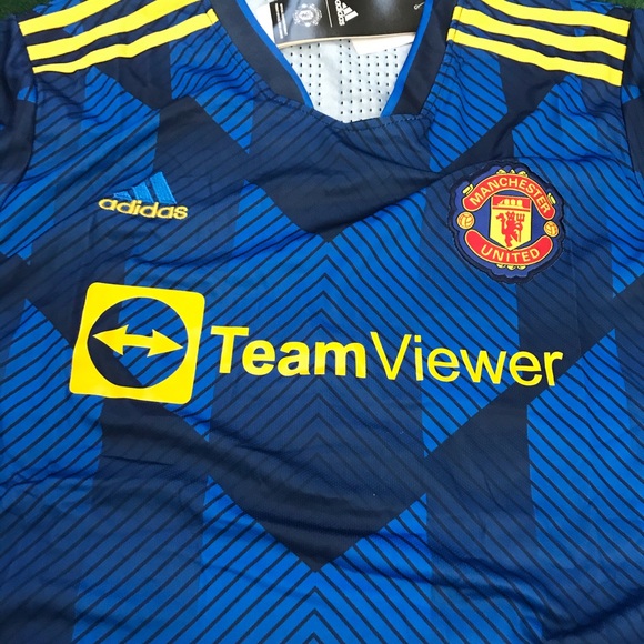 MANCHESTER UNITED THIRD KIT 21/22 - Picture 4 of 5